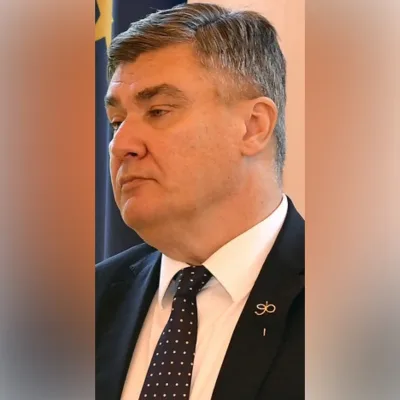 Zoran MilanovićA badge created for the President of the Republic of Croatia, Zoran Milanović, on the occasion of the 90th edition of the fashion event “Zlatna igla” (Golden Needle)